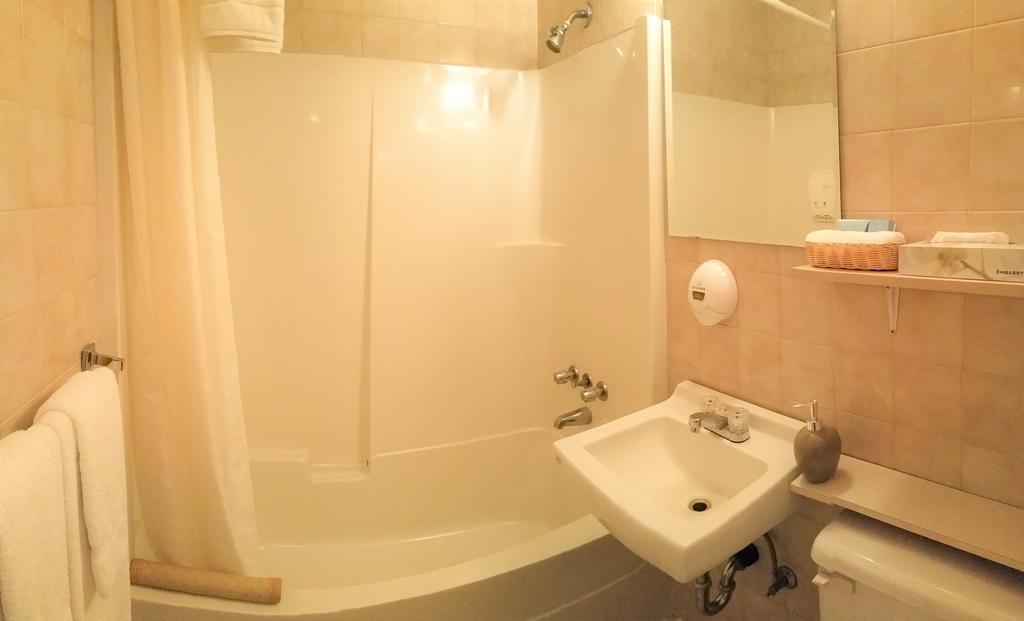 Drummond Lodge Williams Lake Ngoại thất bức ảnh